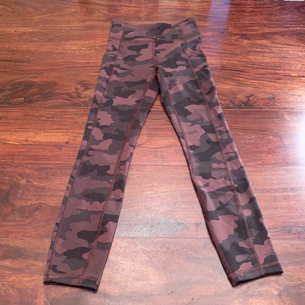 camouflage Lululemon leggings                                  Align legging 25’